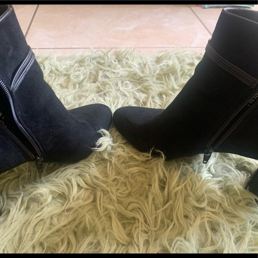 Ladies Boots - Picture 2 of 7